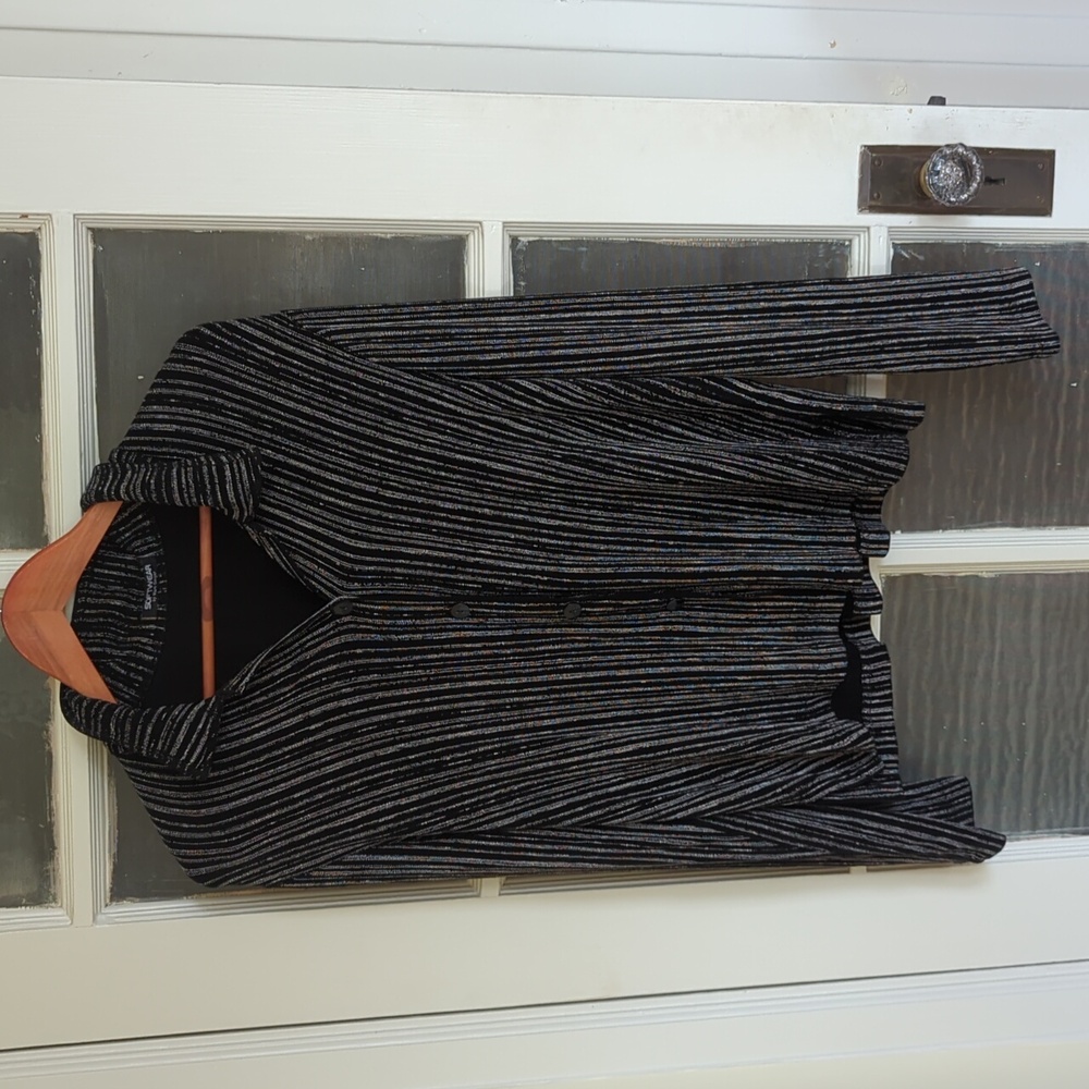 Softwear by Mark Singer Stretchy Button down Top